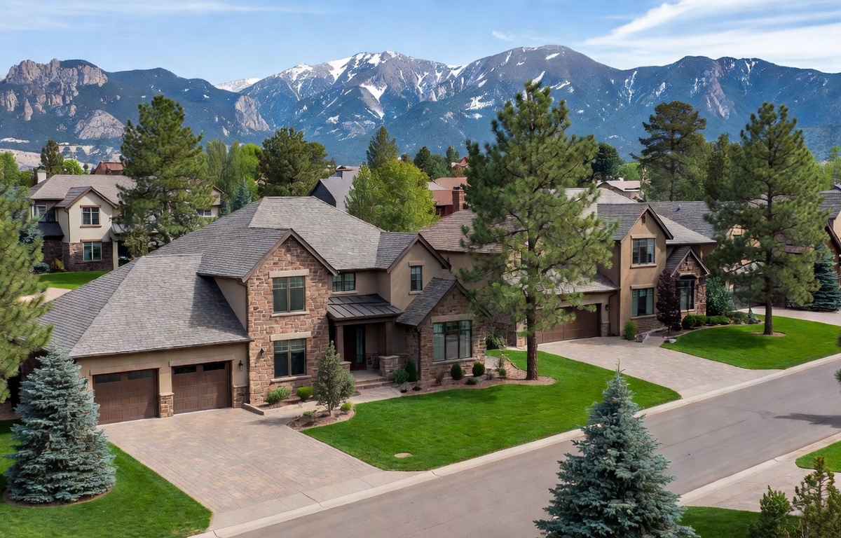 Mansion Pointe