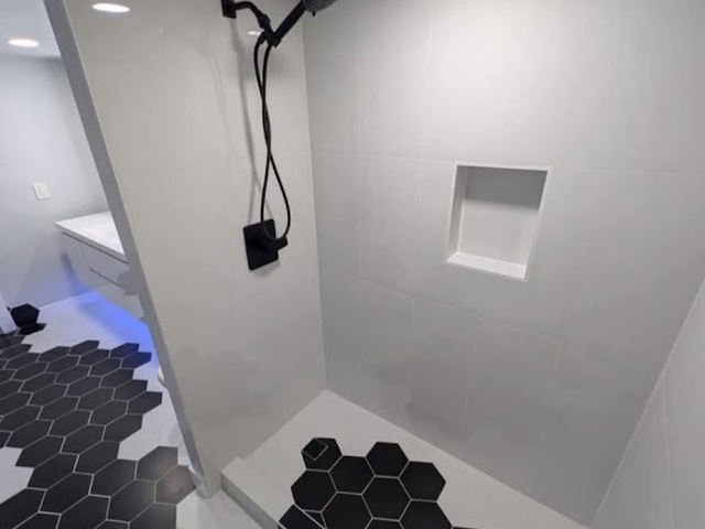 Davis Tile & Stone LLC